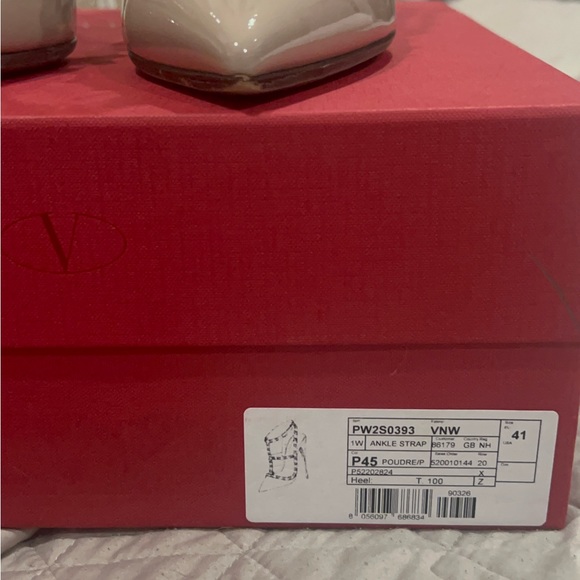 ❤️❤️❤️Valentino Rockstud Patent Heels in Poudre Color❤️❤️❤️ - Picture 16 of 16